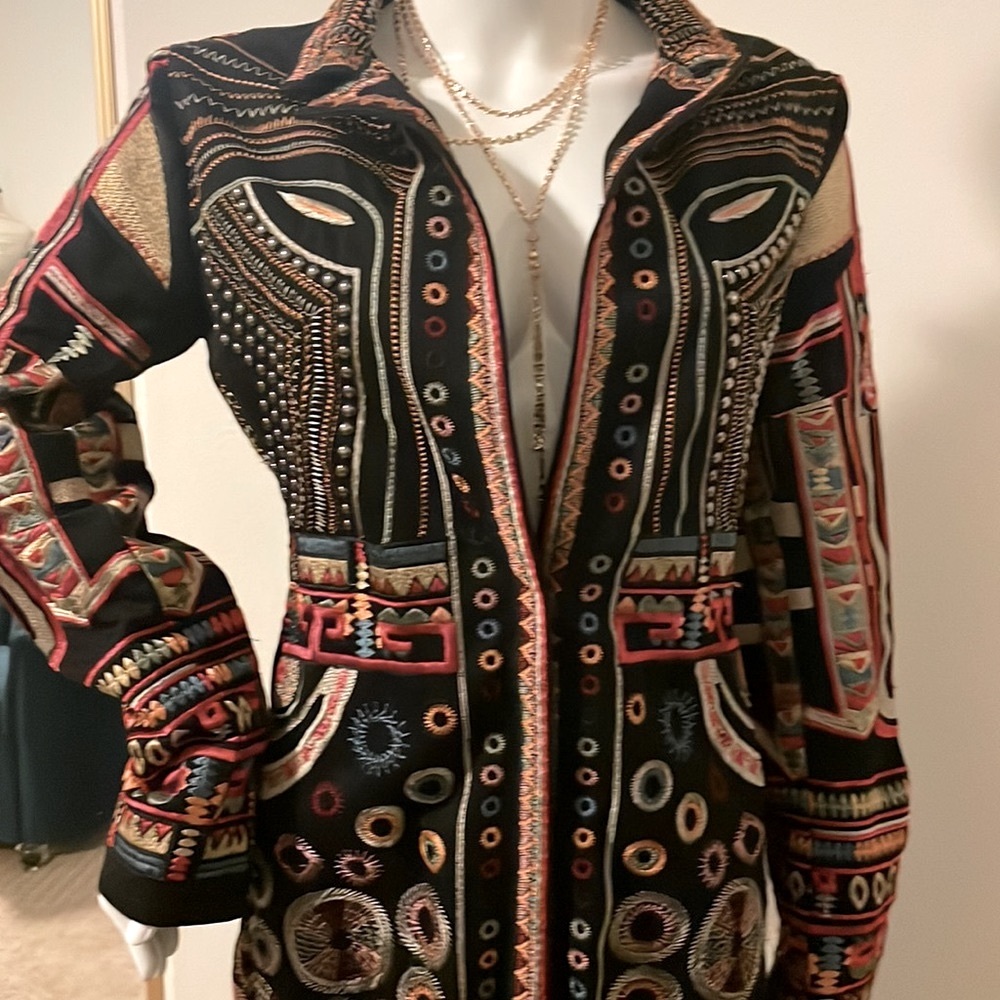 Embroidered Black Patterned Long Trench Coat - Picture 6 of 7